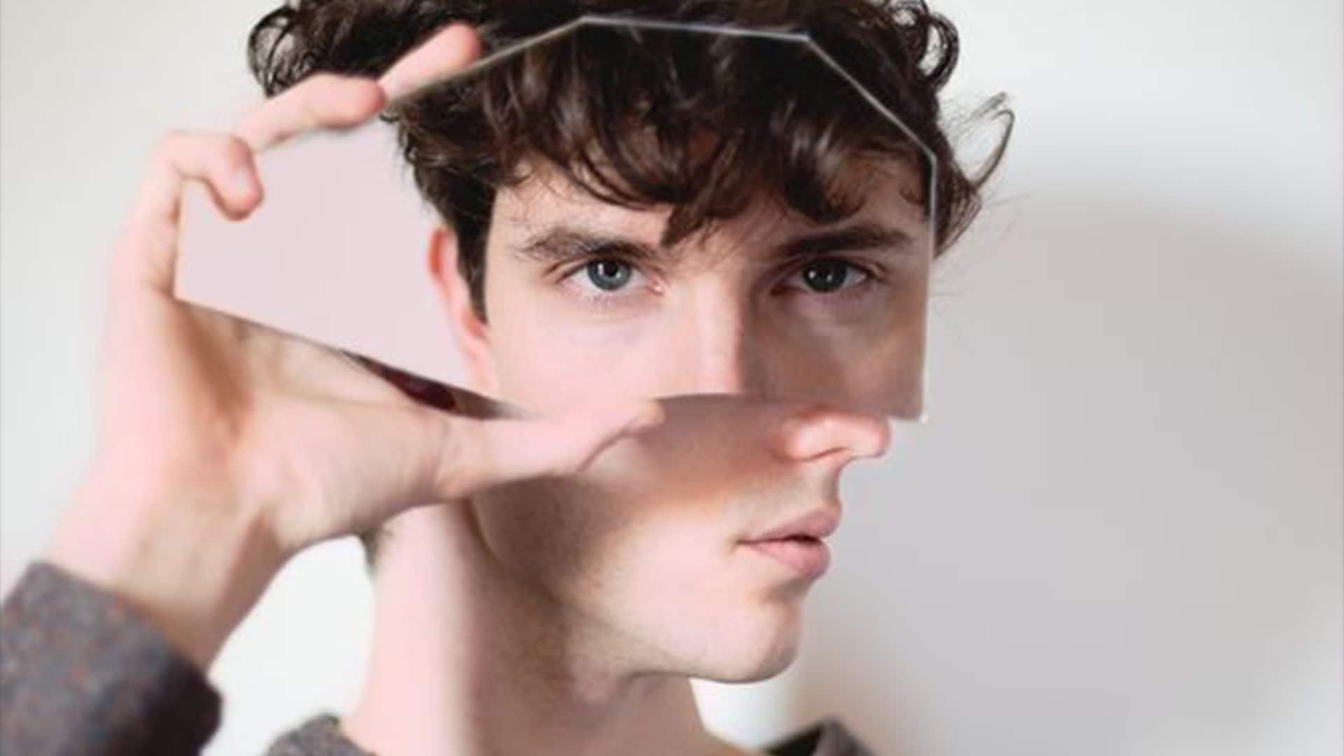 کم‌رویی چیست؟